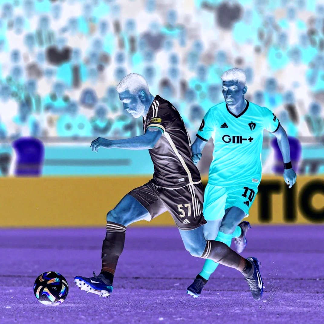 Thị trường chuyển nhượng V.League: Tiếng ồn át tín hiệu, và bản hợp đồng không ai đo lường