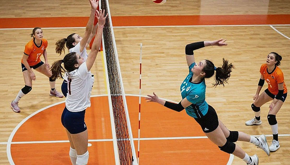 Vietnam Women's Volleyball Squad Crisis at Asiad 20: Pressure from Injuries and Young Players Vietnam Women's Volleyball Squad Crisis at Asiad 20: Pressure from Injuries and Young Players